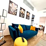 Lombardo's Family - Free Private Parking 700m From The Station! Apartment La Spezia