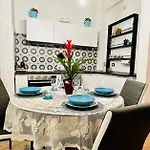 Apartment Lombardo's Family - Free Private Parking 700m From The Station!