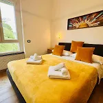 Apartment Lombardo's Family - Free Private Parking 700m From The Station! *
