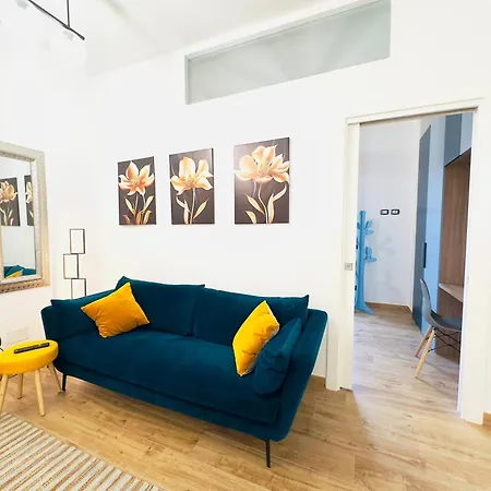 Lombardo's Family - Free Private Parking 700m From The Station! * La Spezia