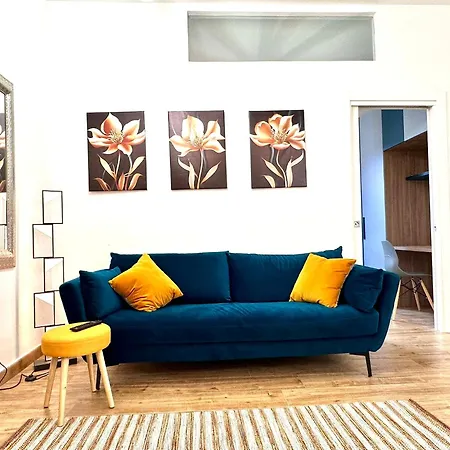 Lombardo's Family - Free Private Parking 700m From The Station! La Spezia