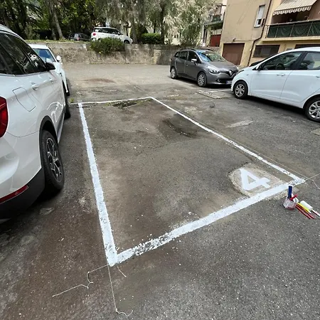 Lombardo's Family - Free Private Parking 700m From The Station! La Spezia