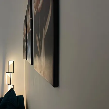 Apartment Lombardo's Family - Free Private Parking 700m From The Station! La Spezia