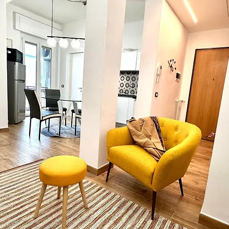 Apartment Lombardo's Family - Free Private Parking 700m From The Station! *