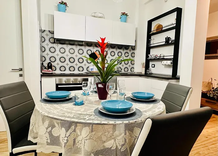 Appartement Lombardo's Family - Free Private Parking 700m From The Station!