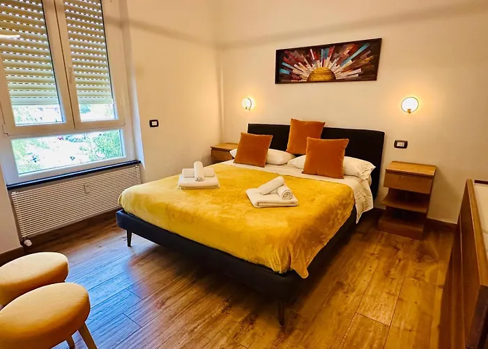 Lombardo's Family - Free Private Parking 700m From The Station! 公寓