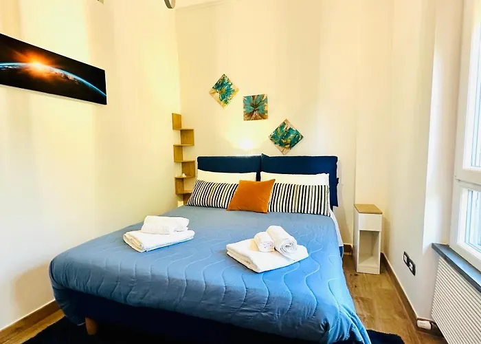 Lombardo's Family - Free Private Parking 700m From The Station! *