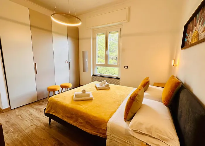 Lombardo's Family - Free Private Parking 700m From The Station! La Spezia