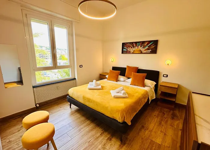 Lombardo's Family - Free Private Parking 700m From The Station!